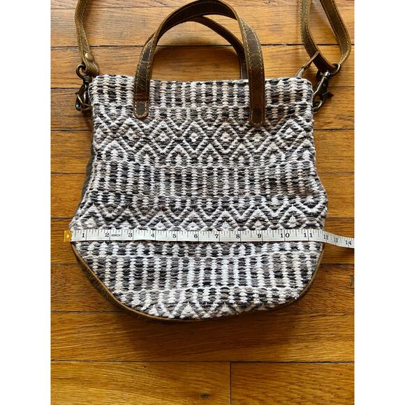 MYRA BAG Boho/Western Woven Cotton Crossbody Bag w/Leather Trim - Picture 11 of 13